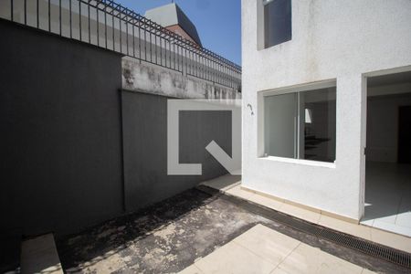 Casa à venda com 200m², 4 quartos e 2 vagasQuintal