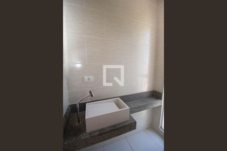 Casa à venda com 200m², 4 quartos e 2 vagasBanheiro da Suíte 2 