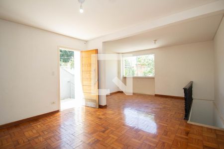 Sala de casa à venda com 4 quartos, 200m² em Parque São Domingos, São Paulo