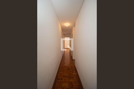 Casa à venda com 200m², 4 quartos e 2 vagasCorredor
