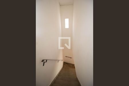 Escada de casa à venda com 4 quartos, 200m² em Parque São Domingos, São Paulo