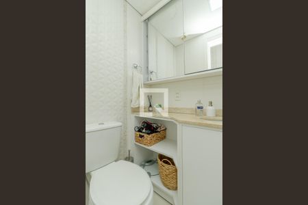 Banheiro da Suíte de apartamento para alugar com 3 quartos, 80m² em Jardim Sabará, Porto Alegre
