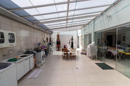 Casa para alugar com 257m², 3 quartos e 5 vagasLavanderia