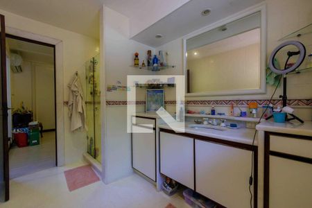 Casa de condomínio para alugar com 902m², 5 quartos e 6 vagas Casa de condomínio para alugar com 902m², 5 quartos e 6 vagasBanheiro Suíte 2