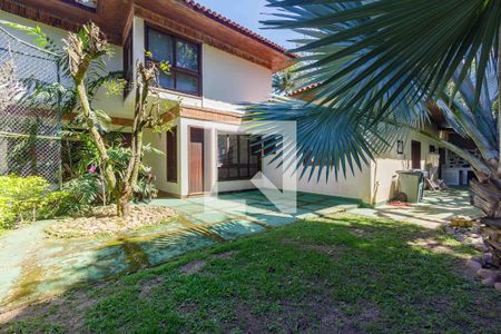 Casa de condomínio para alugar com 902m², 5 quartos e 6 vagas Casa de condomínio para alugar com 902m², 5 quartos e 6 vagasQuintal