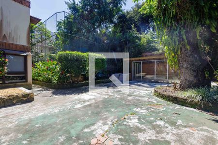 Casa de condomínio para alugar com 902m², 5 quartos e 6 vagas Casa de condomínio para alugar com 902m², 5 quartos e 6 vagasQuintal