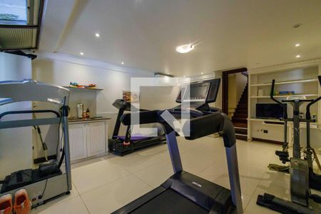 Casa de condomínio para alugar com 902m², 5 quartos e 6 vagas Casa de condomínio para alugar com 902m², 5 quartos e 6 vagasAcademia