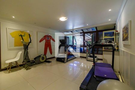 Casa de condomínio para alugar com 902m², 5 quartos e 6 vagas Casa de condomínio para alugar com 902m², 5 quartos e 6 vagasAcademia