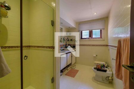 Casa de condomínio para alugar com 902m², 5 quartos e 6 vagas Casa de condomínio para alugar com 902m², 5 quartos e 6 vagasBanheiro Suíte 2