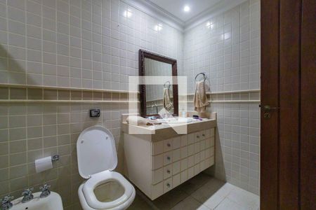 Casa de condomínio para alugar com 902m², 5 quartos e 6 vagas Casa de condomínio para alugar com 902m², 5 quartos e 6 vagasBanheiro Escritório