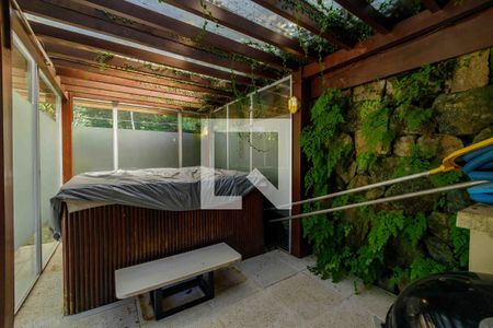 Casa de condomínio para alugar com 902m², 5 quartos e 6 vagas Casa de condomínio para alugar com 902m², 5 quartos e 6 vagasQuintal Hidromassagem