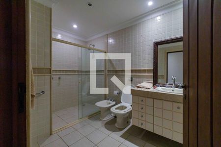 Casa de condomínio para alugar com 902m², 5 quartos e 6 vagas Casa de condomínio para alugar com 902m², 5 quartos e 6 vagasBanheiro Escritório