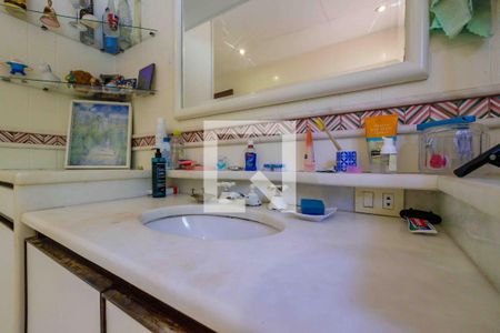 Casa de condomínio para alugar com 902m², 5 quartos e 6 vagas Casa de condomínio para alugar com 902m², 5 quartos e 6 vagasBanheiro Suíte 2