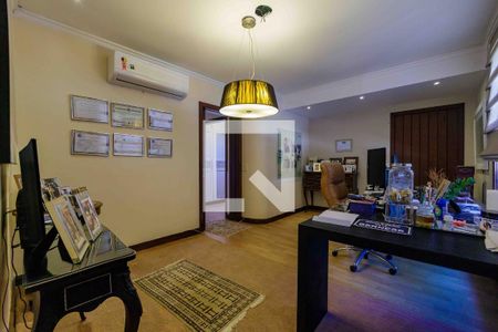 Casa de condomínio para alugar com 902m², 5 quartos e 6 vagas Casa de condomínio para alugar com 902m², 5 quartos e 6 vagasEscritório