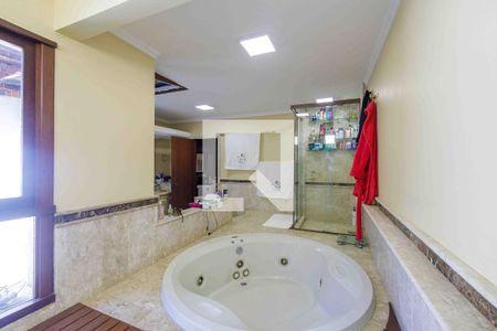 Casa de condomínio para alugar com 902m², 5 quartos e 6 vagas Casa de condomínio para alugar com 902m², 5 quartos e 6 vagasBanheiro Suíte 1