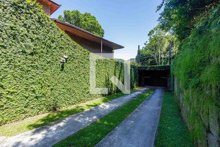 Casa de condomínio para alugar com 902m², 5 quartos e 6 vagas Casa de condomínio para alugar com 902m², 5 quartos e 6 vagasGaragem