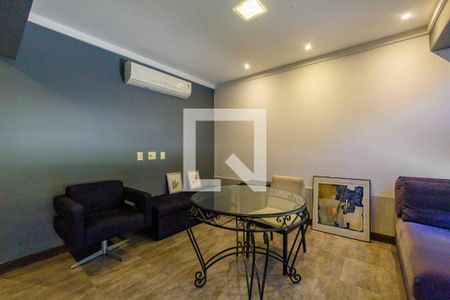 Casa de condomínio para alugar com 902m², 5 quartos e 6 vagas Casa de condomínio para alugar com 902m², 5 quartos e 6 vagasSaleta