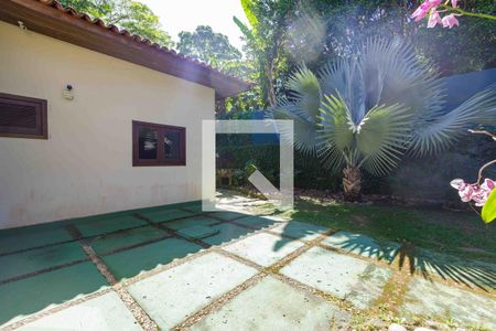 Casa de condomínio para alugar com 902m², 5 quartos e 6 vagas Casa de condomínio para alugar com 902m², 5 quartos e 6 vagasQuintal