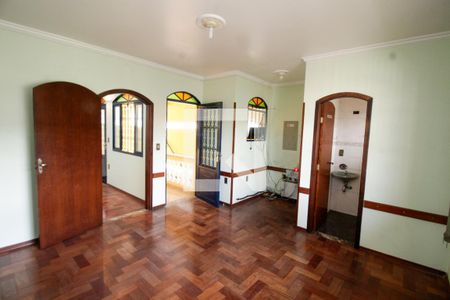 Sala de casa para alugar com 3 quartos, 370m² em Vila Carrao, São Paulo