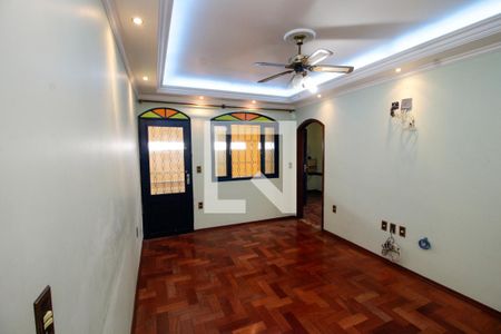 Sala de TV de casa para alugar com 3 quartos, 370m² em Vila Carrao, São Paulo