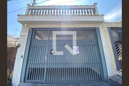 Casa à venda com 120m², 3 quartos e 4 vagasFachada