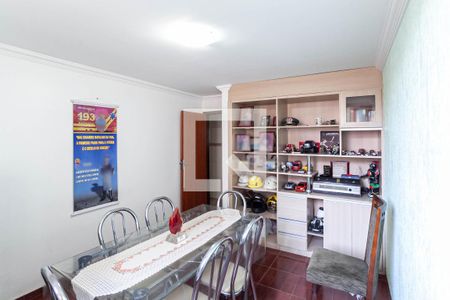 Casa à venda com 290m², 5 quartos e 4 vagas Casa à venda com 290m², 5 quartos e 4 vagasQuarto 4