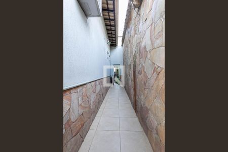 Casa à venda com 290m², 5 quartos e 4 vagas Casa à venda com 290m², 5 quartos e 4 vagasCorredor