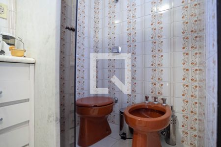 Casa à venda com 290m², 5 quartos e 4 vagas Casa à venda com 290m², 5 quartos e 4 vagasBanheiro da suíte