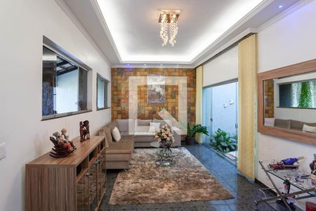 Sala 1 de casa à venda com 5 quartos, 290m² em Santa Mônica, Belo Horizonte