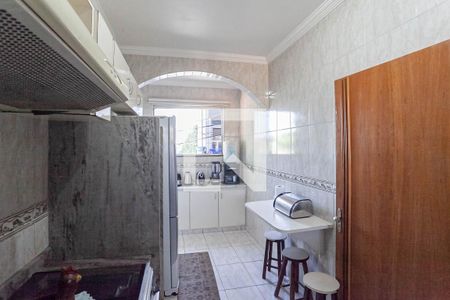 Casa à venda com 290m², 5 quartos e 4 vagas Casa à venda com 290m², 5 quartos e 4 vagasCozinha