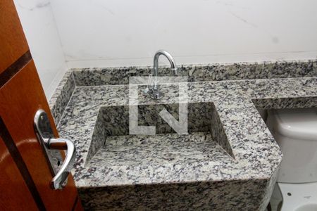 Casa à venda com 106m², 3 quartos e 2 vagasBanheiro