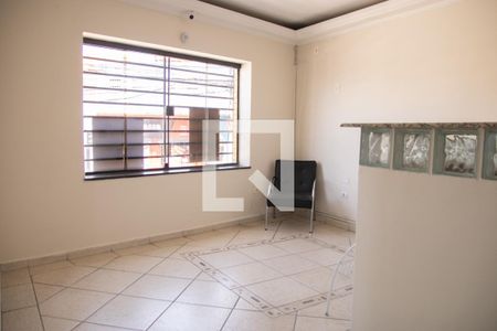 Sala de casa à venda com 5 quartos, 240m² em Vila Nivi, São Paulo