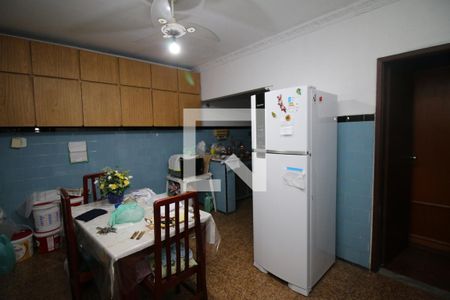 Casa à venda com 100m², 2 quartos e 2 vagasCozinha e Copa