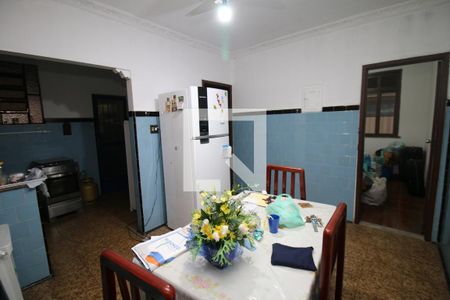 Casa à venda com 100m², 2 quartos e 2 vagasCozinha e Copa