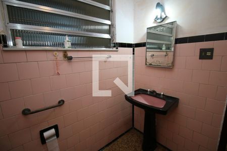 Casa à venda com 100m², 2 quartos e 2 vagasBanheiro Social