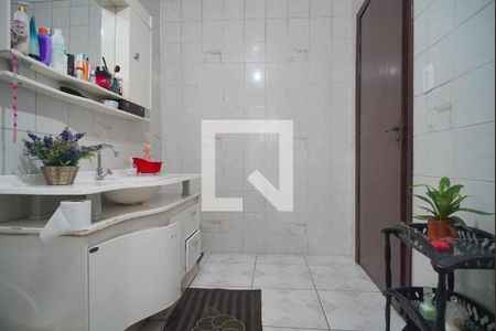 Casa à venda com 120m², 4 quartos e 2 vagasBanheiro
