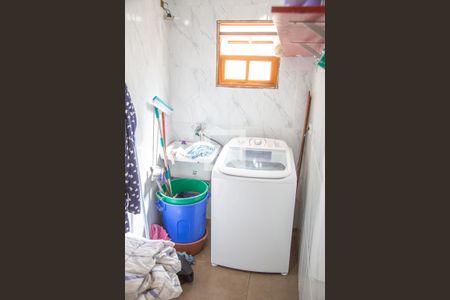 Casa à venda com 450m², 4 quartos e 3 vagas Casa à venda com 450m², 4 quartos e 3 vagasÁrea de Serviço