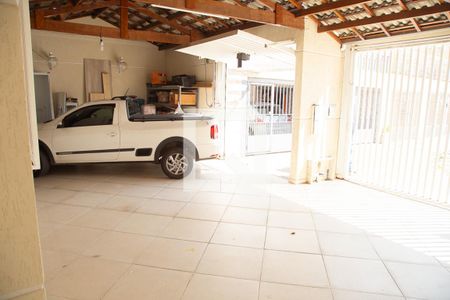 Casa à venda com 450m², 4 quartos e 3 vagas Casa à venda com 450m², 4 quartos e 3 vagasGaragem