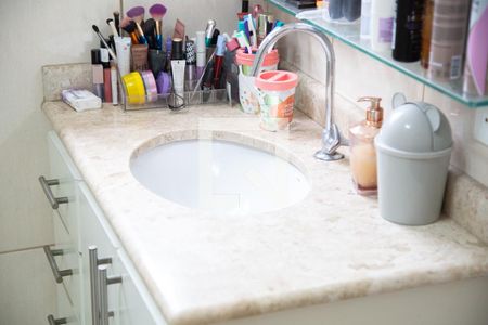 Casa à venda com 450m², 4 quartos e 3 vagas Casa à venda com 450m², 4 quartos e 3 vagasBanheiro Social