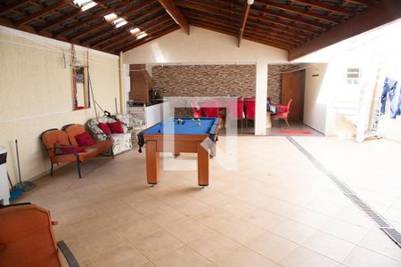 Casa à venda com 450m², 4 quartos e 3 vagas Casa à venda com 450m², 4 quartos e 3 vagasSalão de jogos