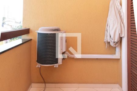 Casa à venda com 220m², 4 quartos e 3 vagas Casa à venda com 220m², 4 quartos e 3 vagasVaranda da Suíte 4