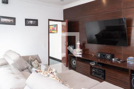 Casa à venda com 220m², 4 quartos e 3 vagas Casa à venda com 220m², 4 quartos e 3 vagasSala de cinema