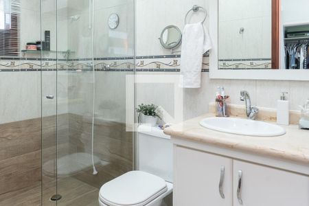 Casa à venda com 220m², 4 quartos e 3 vagas Casa à venda com 220m², 4 quartos e 3 vagasBanheiro da Suíte 1