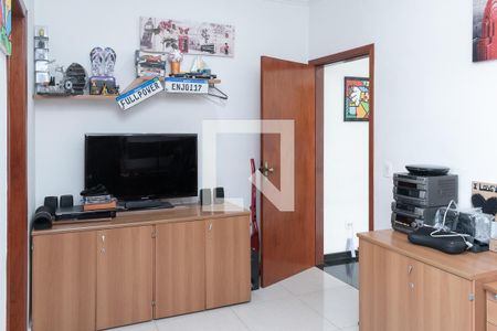 Casa à venda com 220m², 4 quartos e 3 vagas Casa à venda com 220m², 4 quartos e 3 vagasSuíte 4