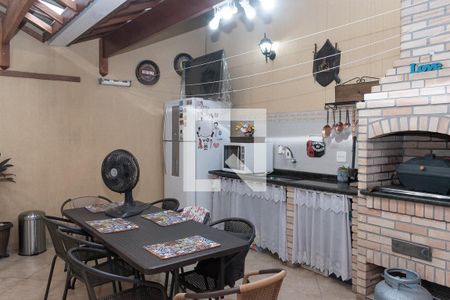 Casa à venda com 220m², 4 quartos e 3 vagas Casa à venda com 220m², 4 quartos e 3 vagasChurrasqueira