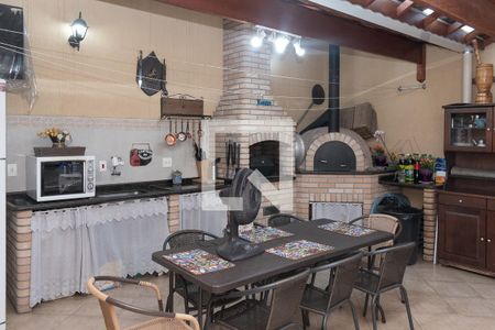 Casa à venda com 220m², 4 quartos e 3 vagas Casa à venda com 220m², 4 quartos e 3 vagasChurrasqueira