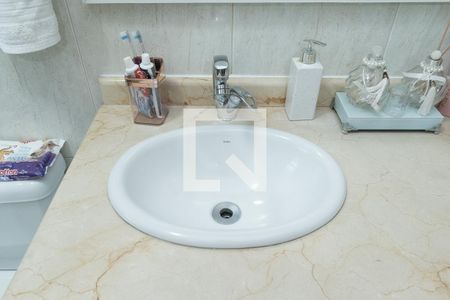 Casa à venda com 220m², 4 quartos e 3 vagas Casa à venda com 220m², 4 quartos e 3 vagasBanheiro da Suíte 1