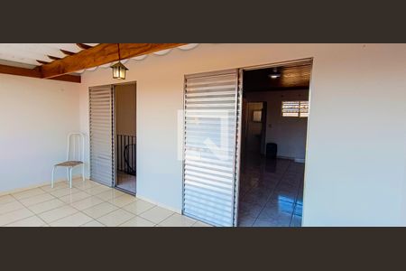 Casa à venda com 153m², 3 quartos e sem vagaVaranda