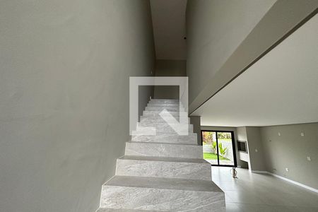 Escada de casa à venda com 3 quartos, 131m² em Pinheiro, São Leopoldo