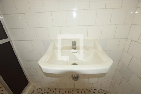 Apartamento para alugar com 65m², 2 quartos e sem vagaBanheiro 